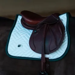 Equestrian Stockholm - Tapis de selle Dramatic Monday Modern blanc