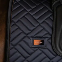 Equestrian Stockholm - Tapis de dressage Modern Dark Ocean marine