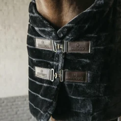 Kentucky Horsewear - Couverture de box en fausse fourrure grise 400g