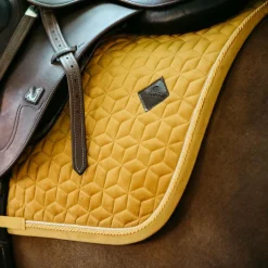 Kentucky Horsewear - Tapis de selle Velvet Jumping Moutarde