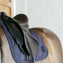 Kentucky Horsewear - Tapis de dressage Wave 3D logo marine