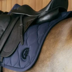 Kentucky Horsewear - Tapis de dressage Wave 3D logo marine