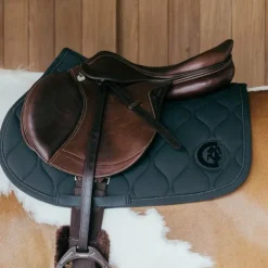 Kentucky Horsewear - Tapis de selle Wave jumping 3D logo vert