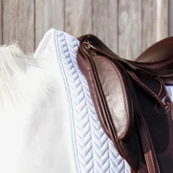 Kentucky Horsewear - Tapis de dressage fishbone blanc avec numéros