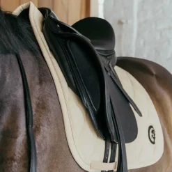 Kentucky Horsewear - Tapis de dressage Wave 3D logo beige