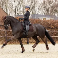 LeMieux - Tapis de dressage Crystal Suede Square marron
